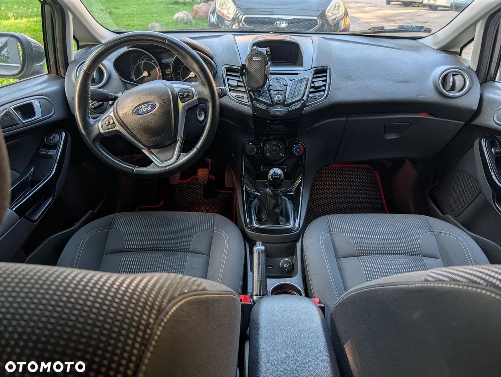 Ford Fiesta - 8