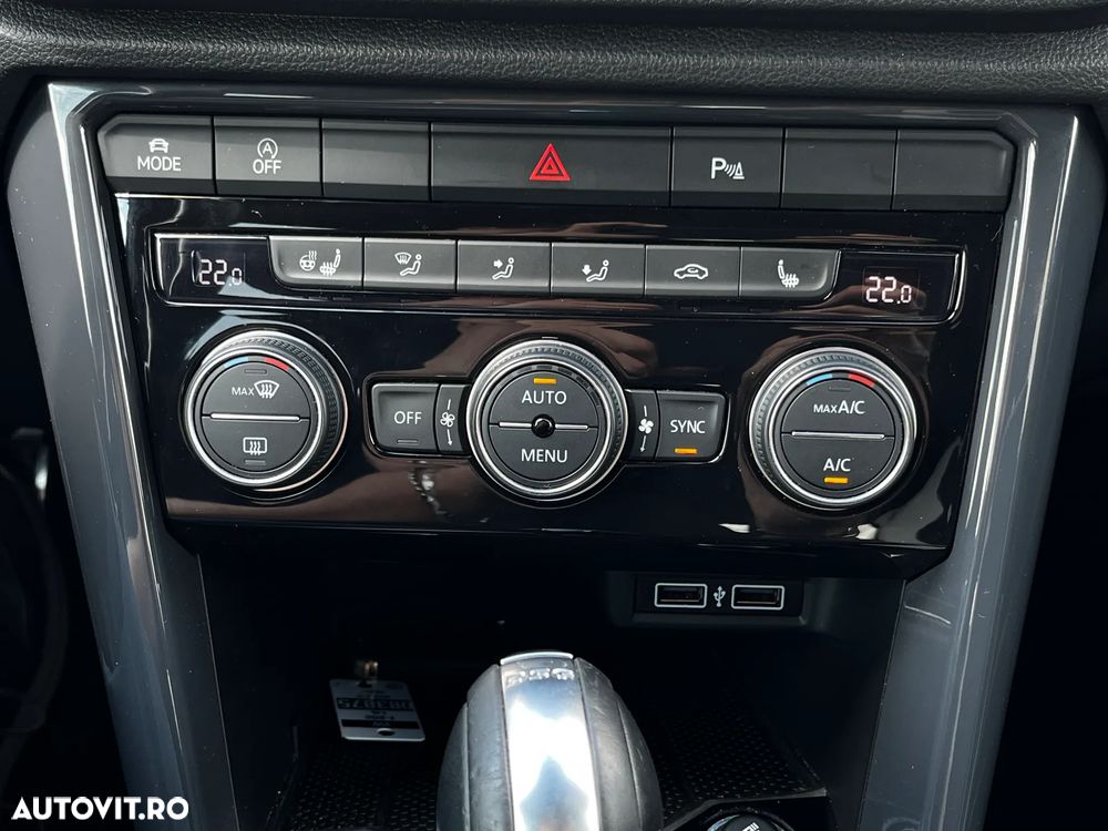 Volkswagen T-Roc - 23