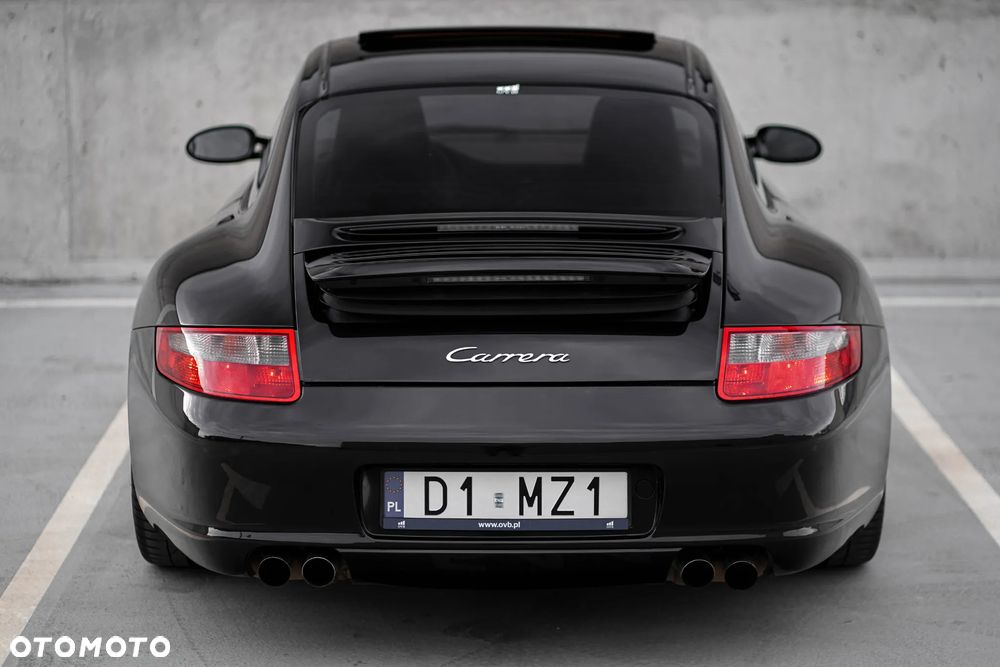 Porsche 911 Carrera - 16