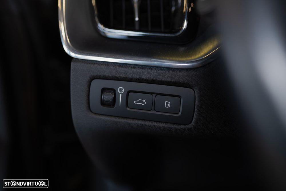 Volvo XC 60 2.0 T8 PHEV Momentum AWD - 25