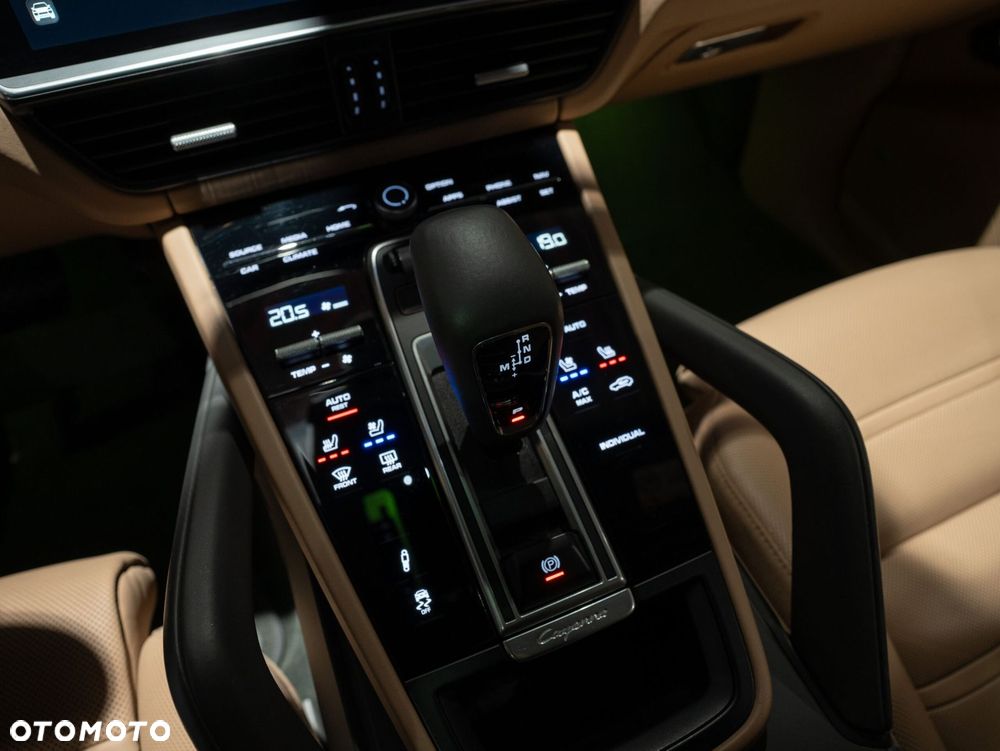 Porsche Cayenne E-Hybrid - 40