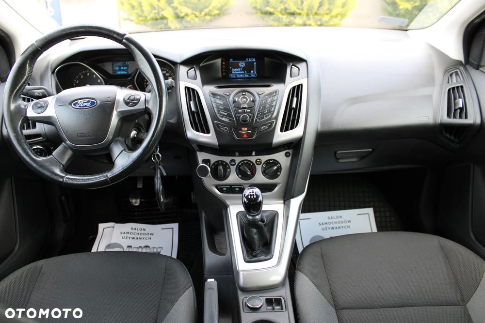 Ford Focus 1.6 Ambiente - 30