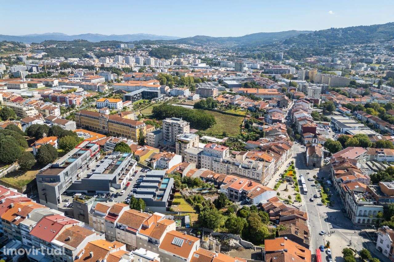 Penthouse Luxuosa com Piscina e Vistas 360º no Coração de Braga - Grande imagem: 5/54