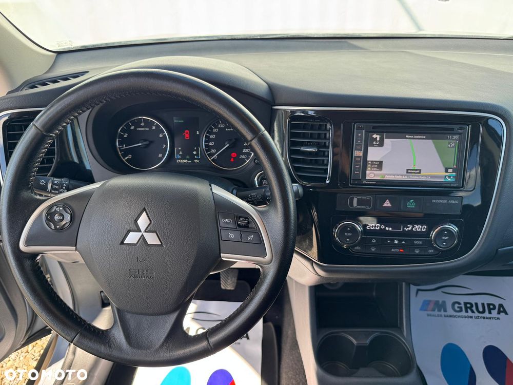 Mitsubishi Outlander 2.0 Intense + 2WD - 19