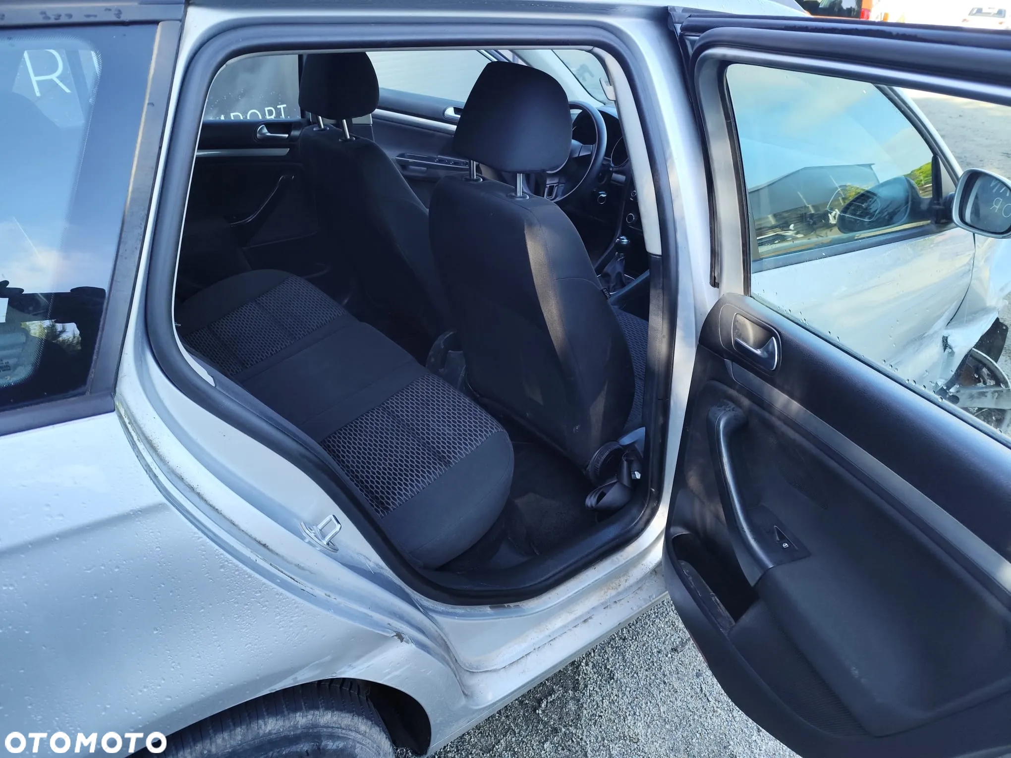 Volkswagen Golf 1.6 TDI DPF BlueMotion Technology Comfortline - 19