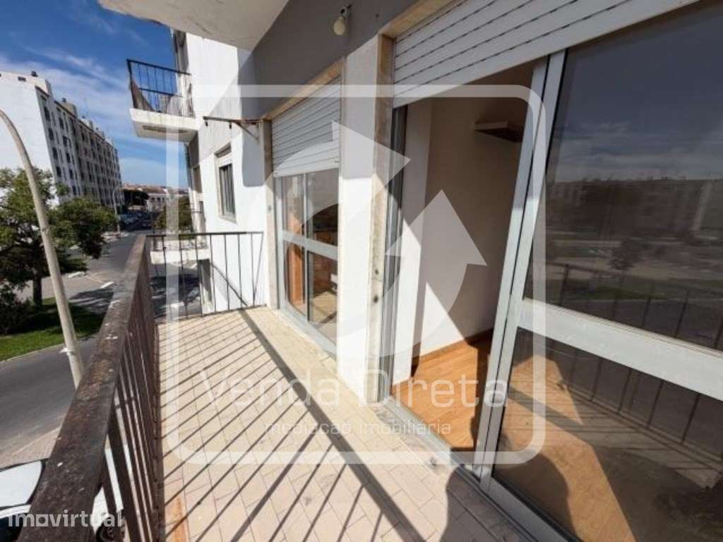 Apartamento T1 com Varanda | 1.º Andar | Vale da Amoreira, Moita - ... - Grande imagem: 3/22