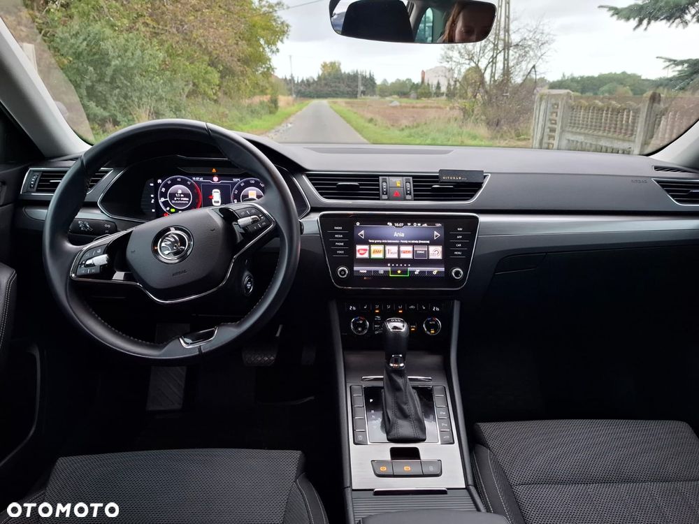 Skoda Superb 2.0 TDI DSG Premium Edition - 9