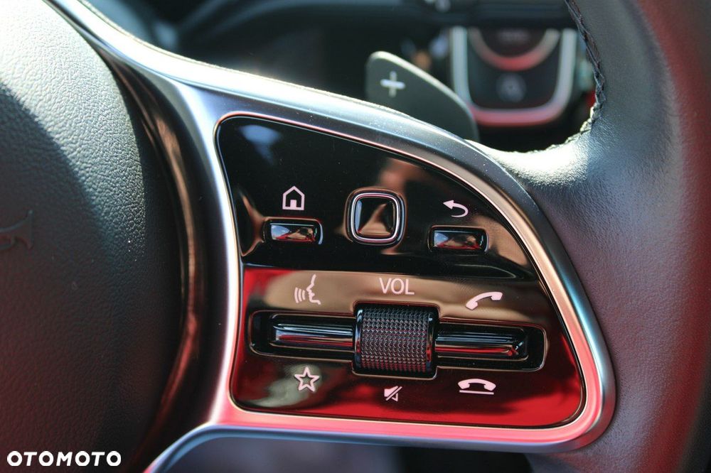 Mercedes-Benz CLA - 24