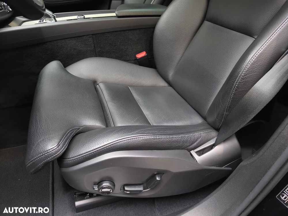 Volvo XC 60 T6 AWD Recharge Geartronic Inscription Expression - 26