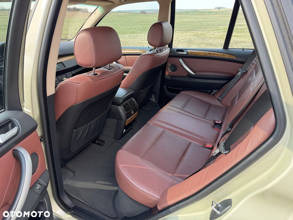BMW X5 4.4i - 13