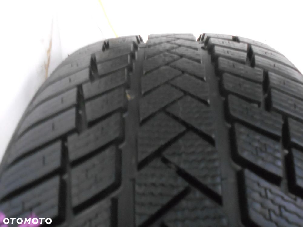 OPONA POJEDYNKA 215/55R18 VREDESTEIN WINTRAC PRO+ DOT 3824 9MM - 2