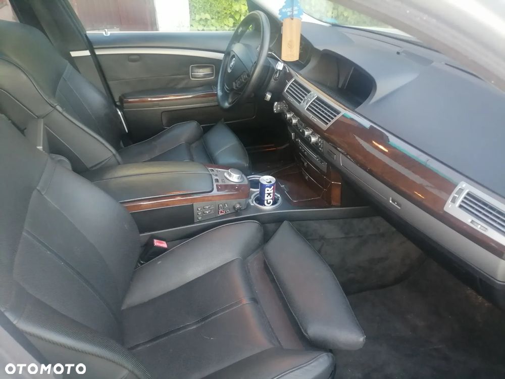 BMW Seria 7 750i L - 10
