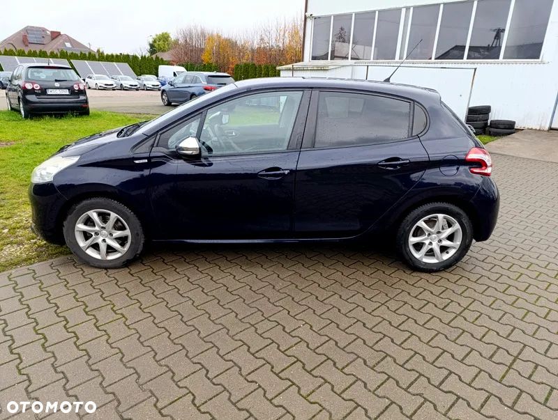 Peugeot 208 1.2 PureTech Style - 13