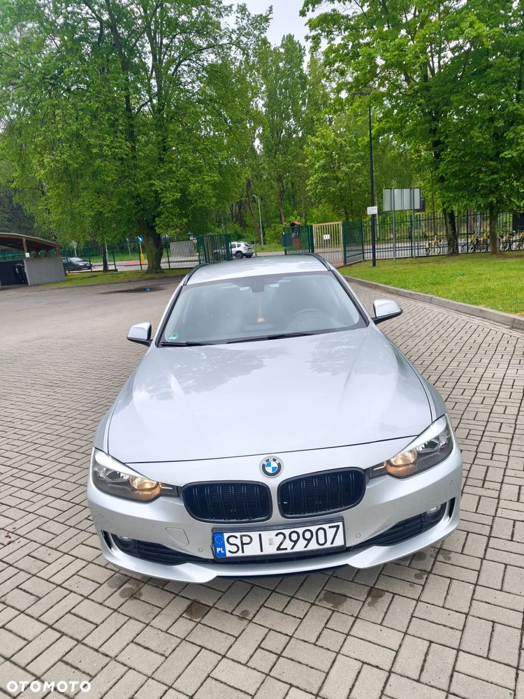 BMW Seria 3 318d - 4