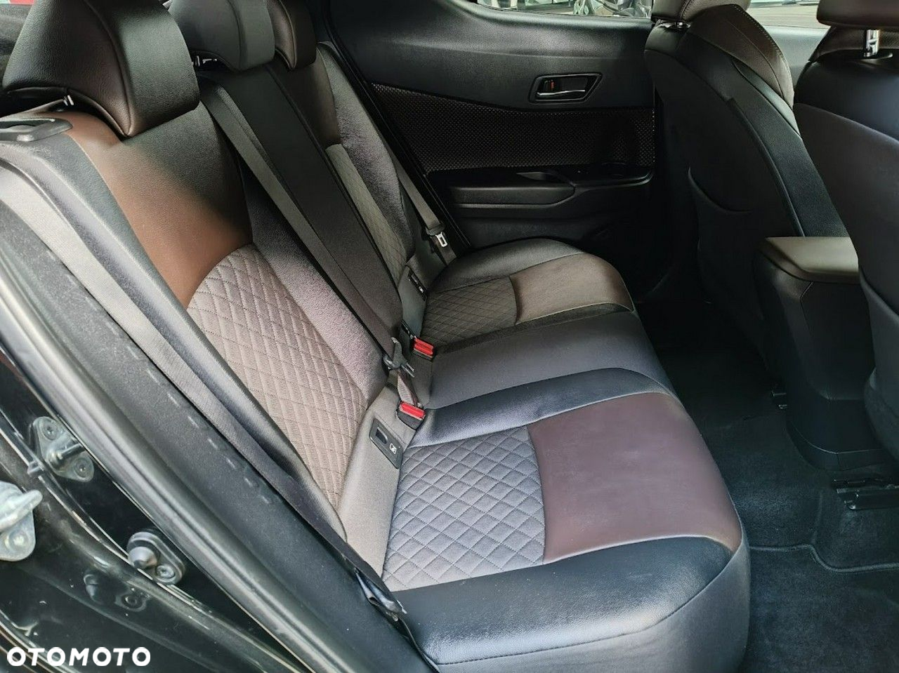 Toyota C-HR - 15