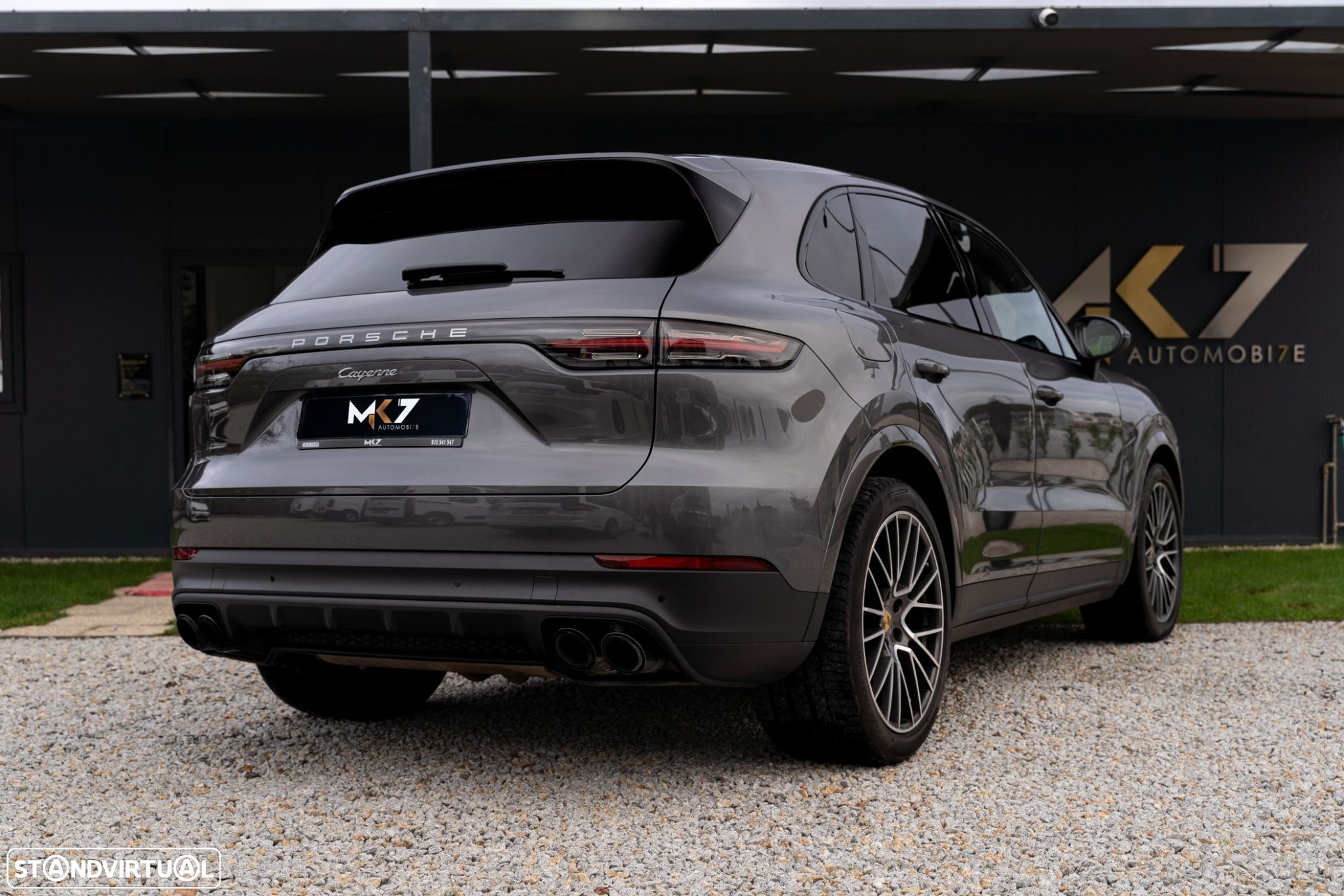 Porsche Cayenne Platinum Edition - 3