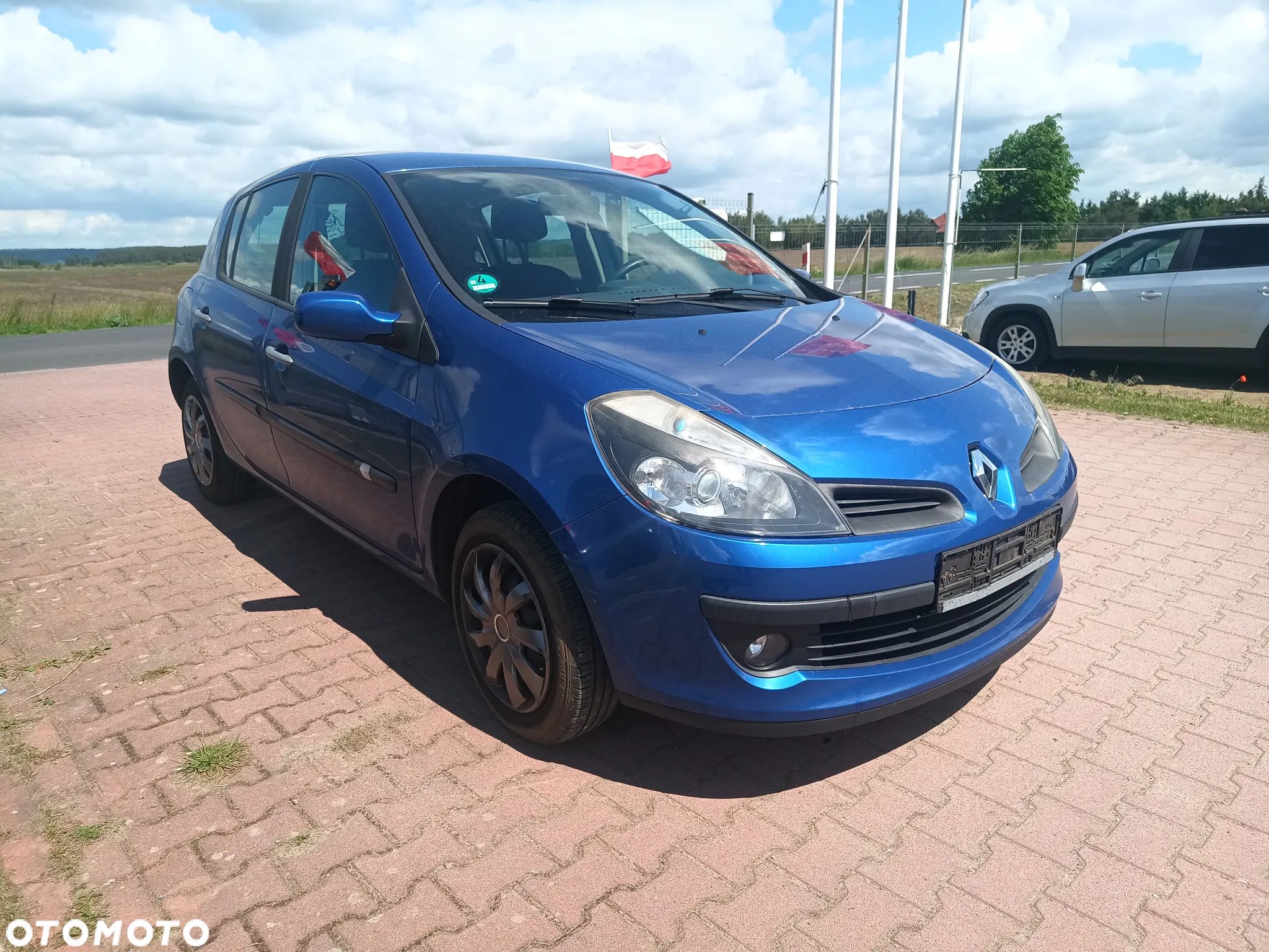 Renault Clio 1.2 All Inclusive - 1