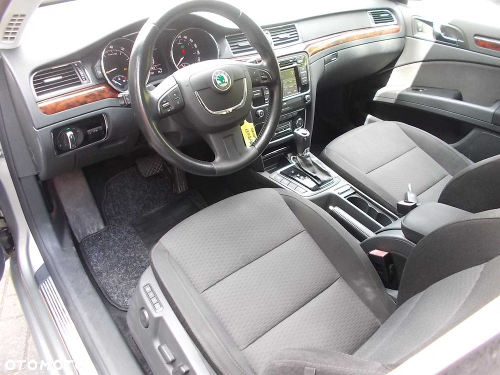 Skoda Superb 2013 photo 3