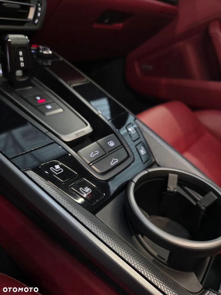 Porsche 911 Carrera 4S - 25