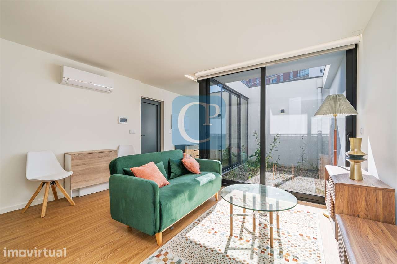 Apartamento T1 junto ao Hospital S. João - Grande imagem: 2/18