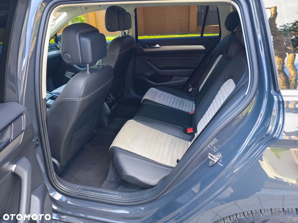 Volkswagen Passat - 25