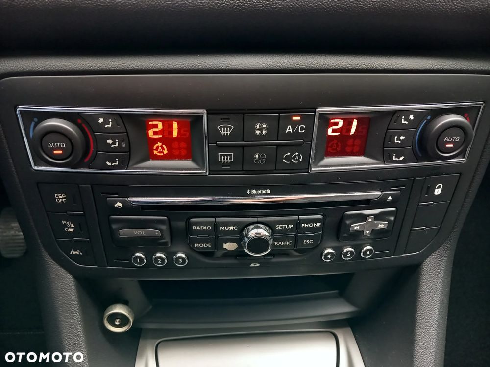 Citroën C5 2.0 HDi Dynamique Equilibre Navi - 24