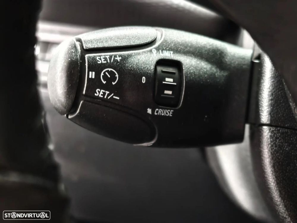 Peugeot 208 1.2 VTi Allure - 15