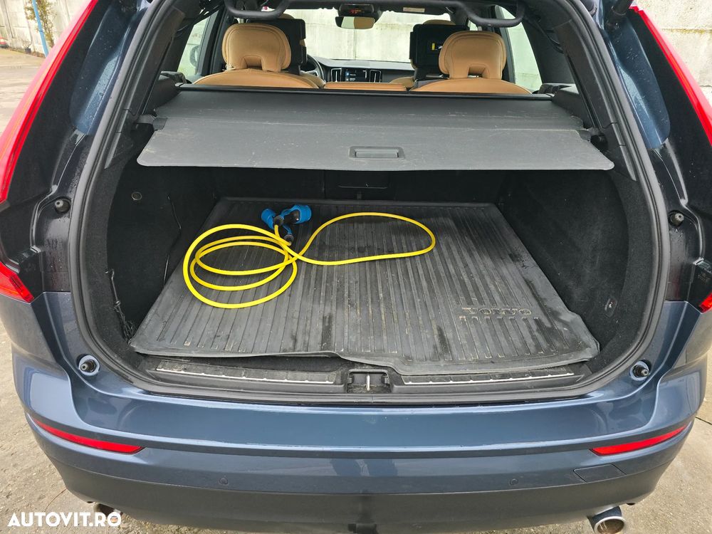 Volvo XC 60 T8 Twin Engine AWD Geartronic Momentum - 14