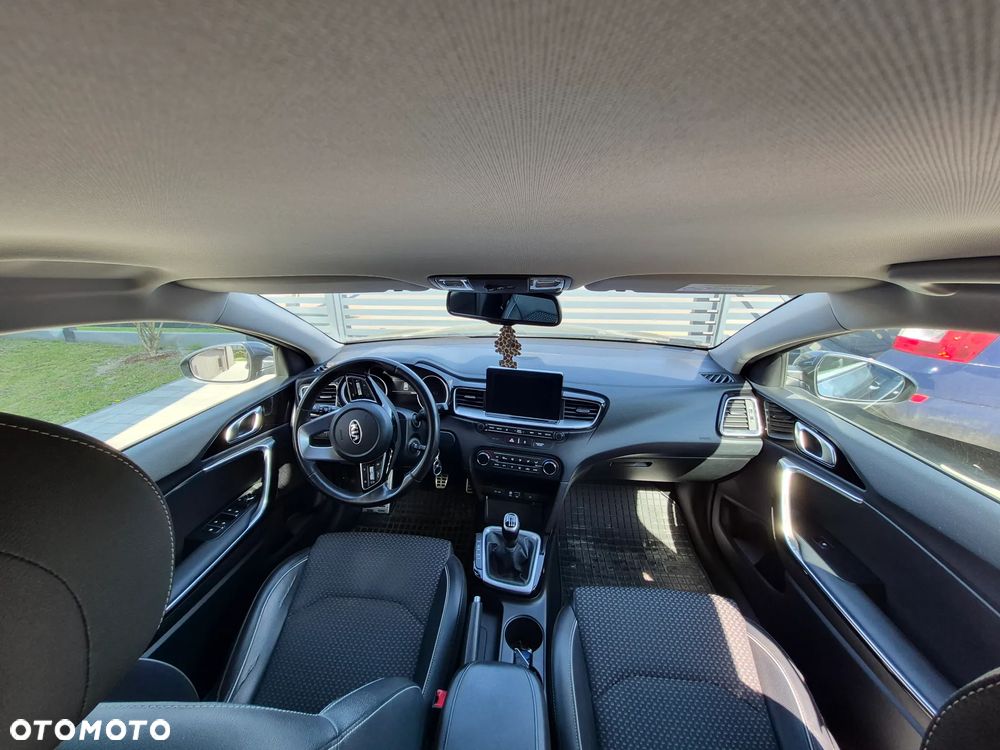 Kia Ceed 1.4 T-GDI L Business Line - 11