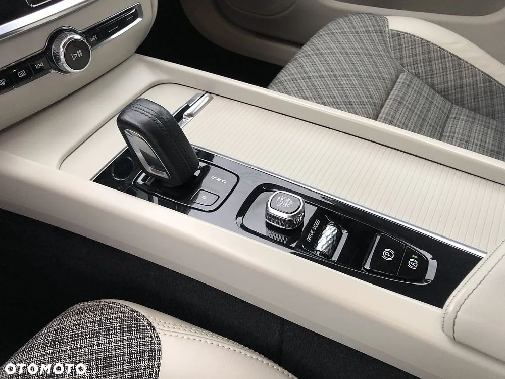 Volvo V60 B4 D Momentum Pro - 18
