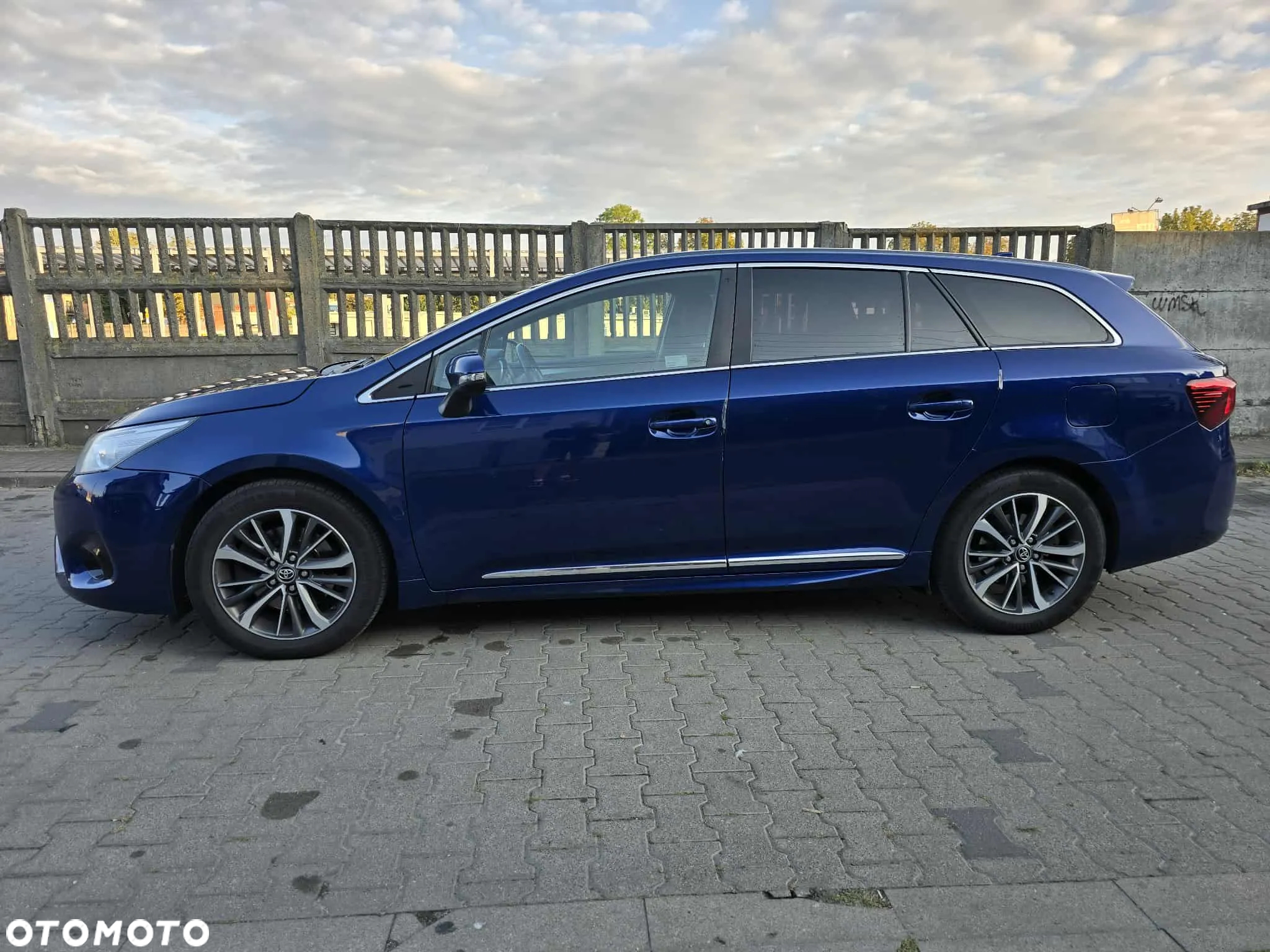 Toyota Avensis - 2