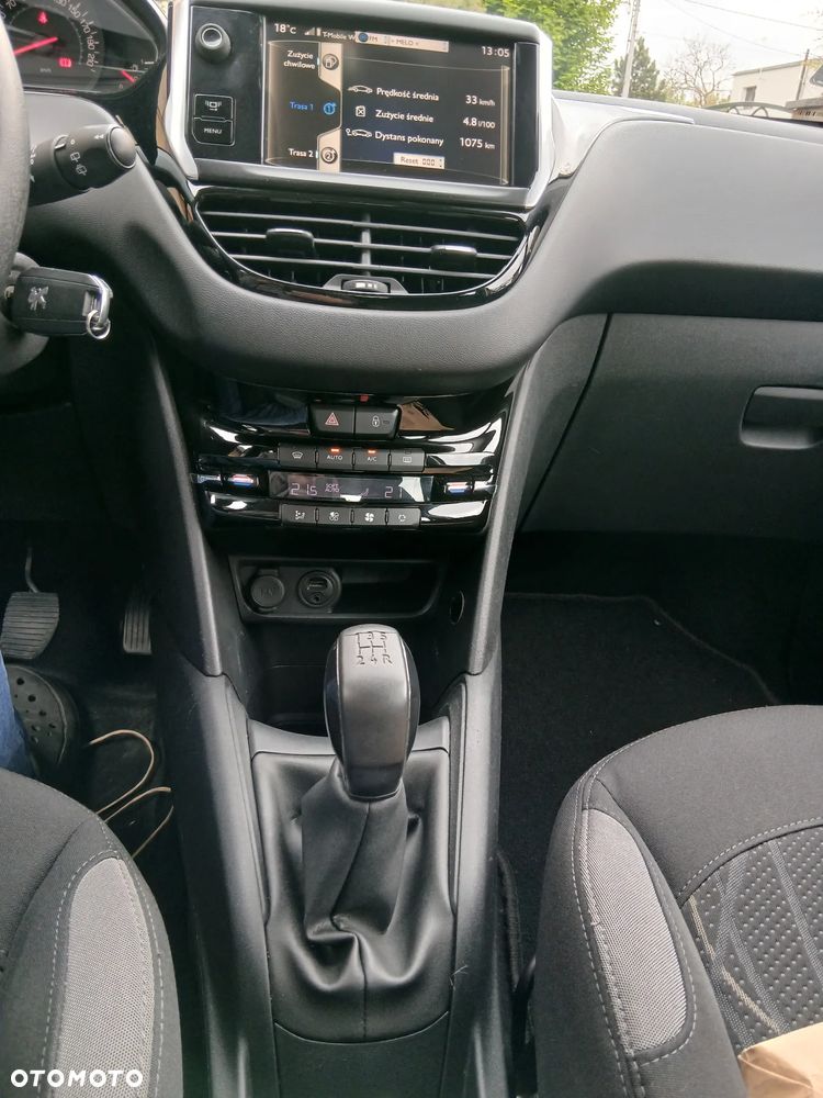Peugeot 208 - 11