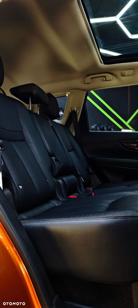 Nissan X-Trail 2.0 dCi Tekna 4WD Xtronic - 20