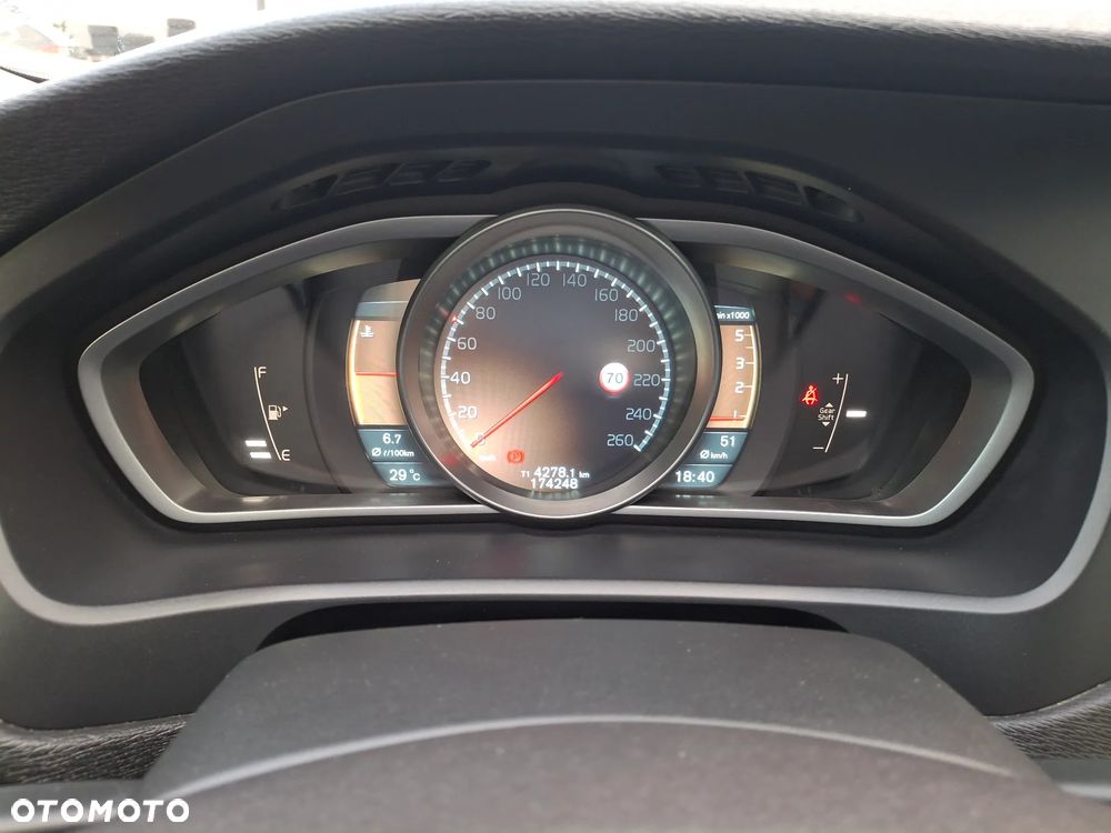 Volvo V40 Cross Country D3 Summum - 8