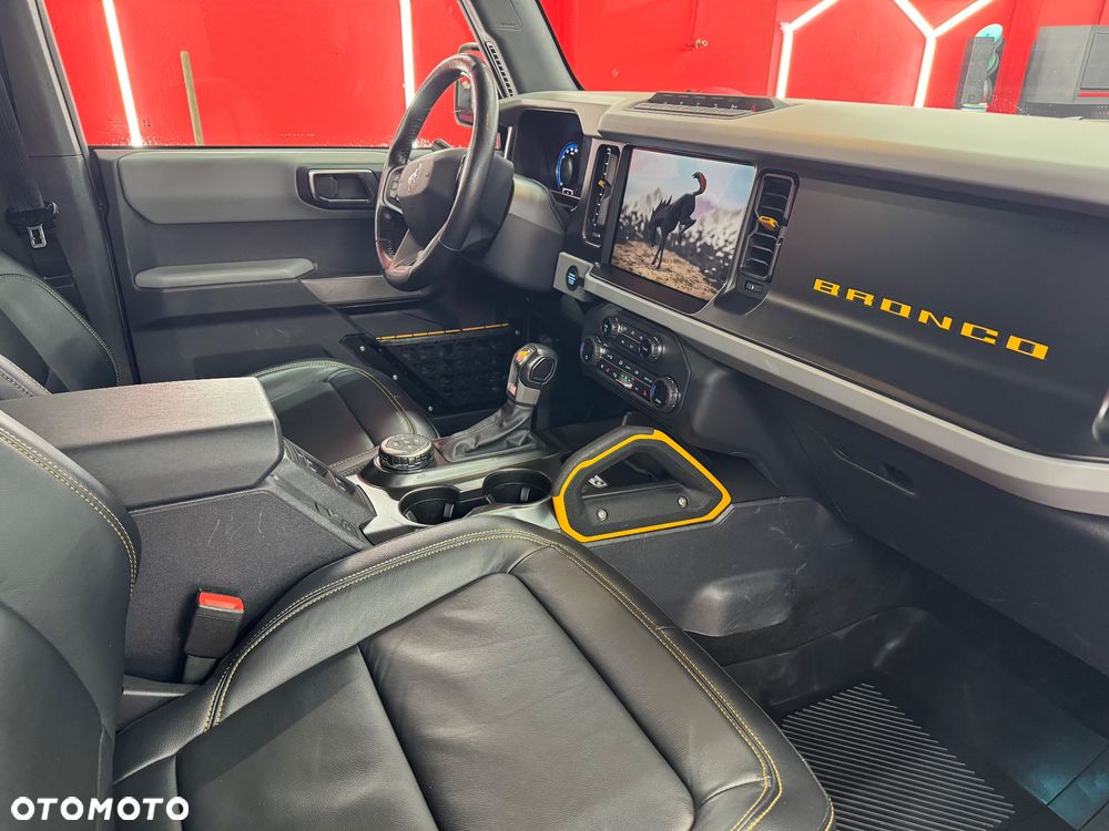 Ford Bronco - 22