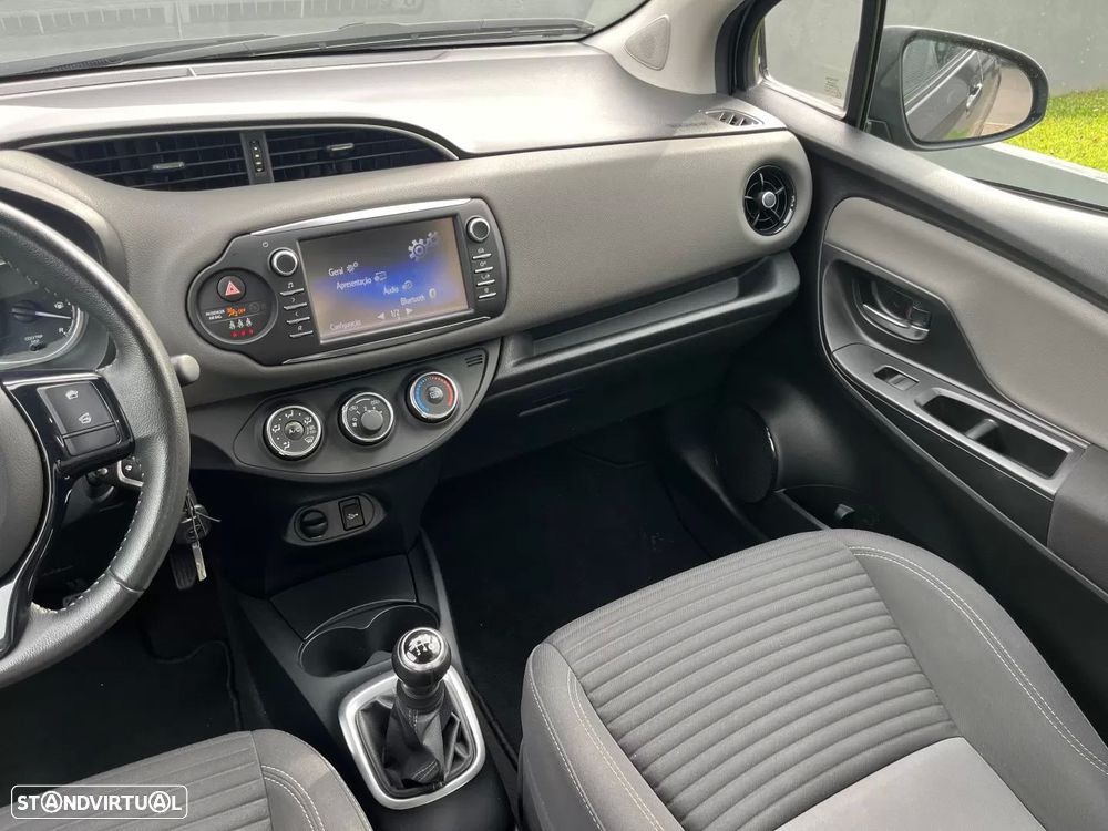 Toyota Yaris 1.0 VVT-i Exclusive - 26