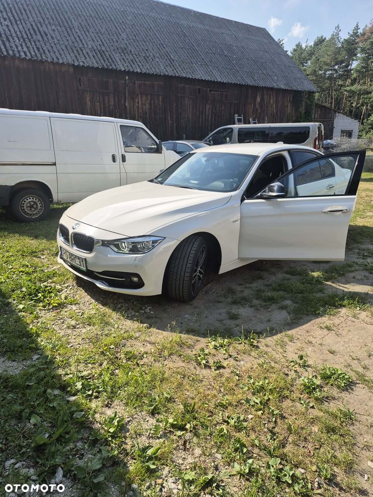 BMW Seria 3 318i - 5