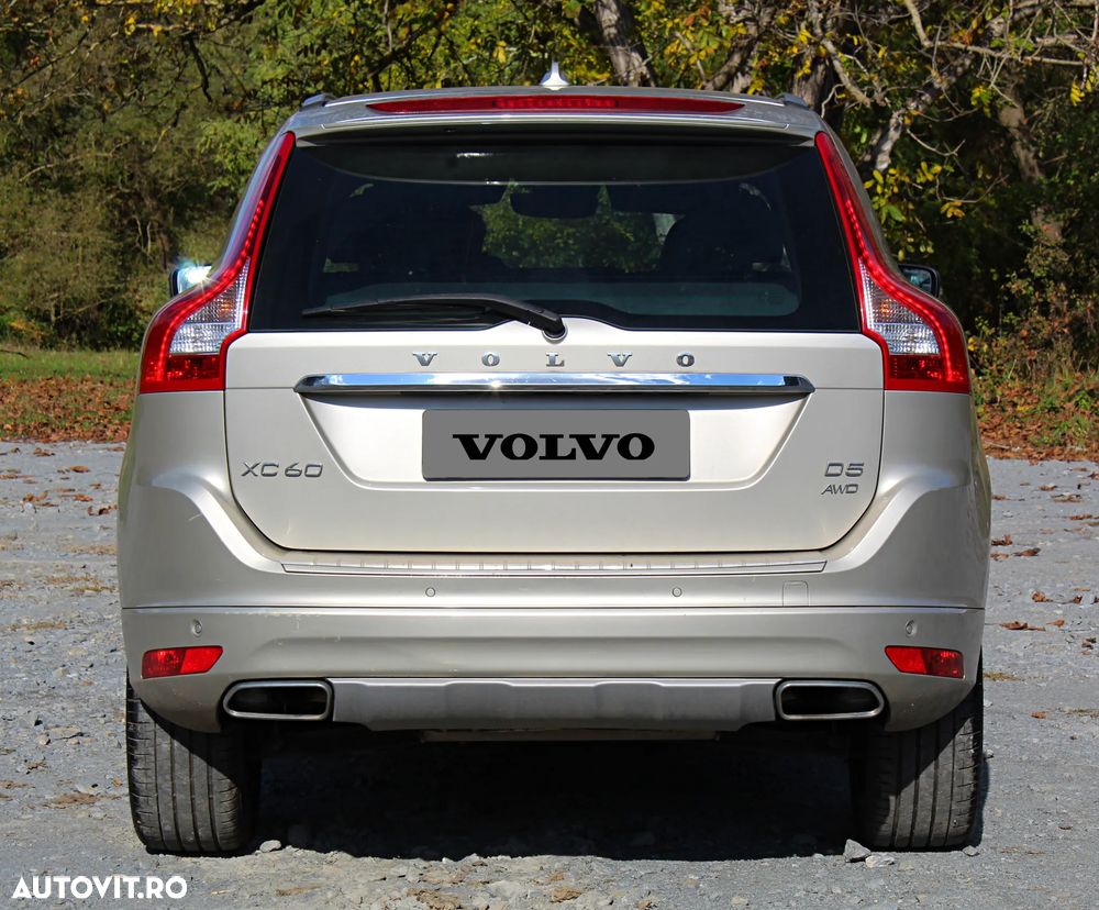 Volvo XC 60 D5 AWD Geartronic Summum - 10