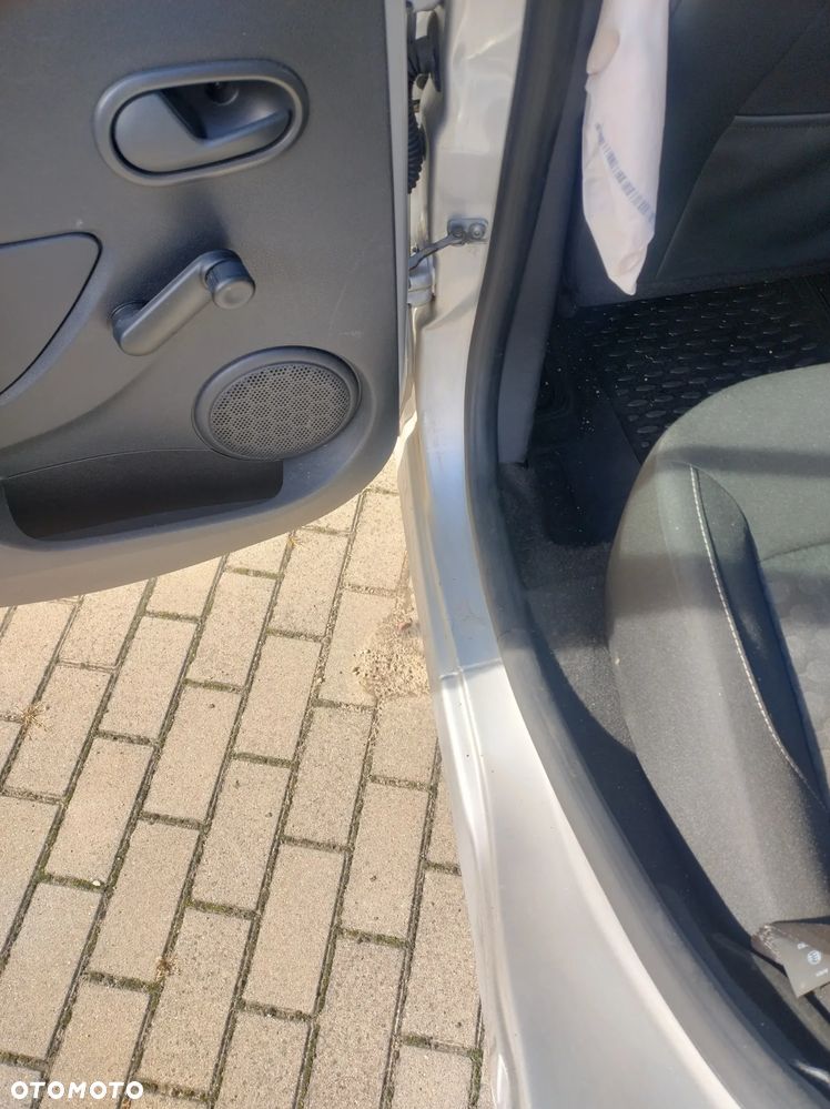 Dacia Sandero 1.2 16V 75 Celebration - 16