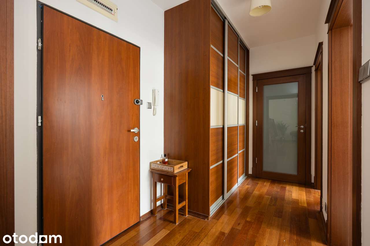 Ciche 2 pokoje (56 m²) z osobną kuchnią i garażem – Mokotów