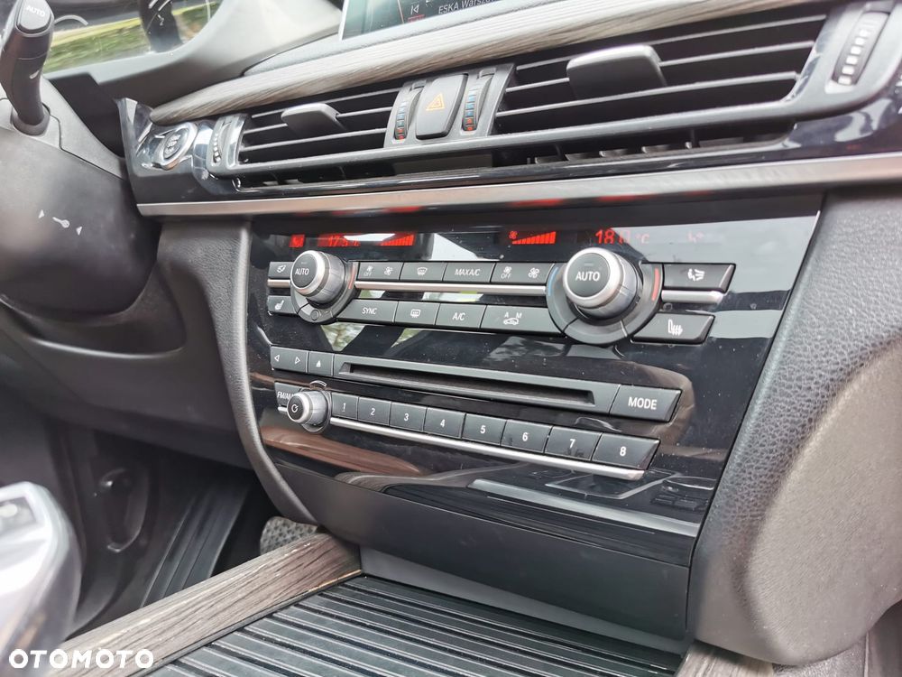 BMW X5 xDrive40d - 33