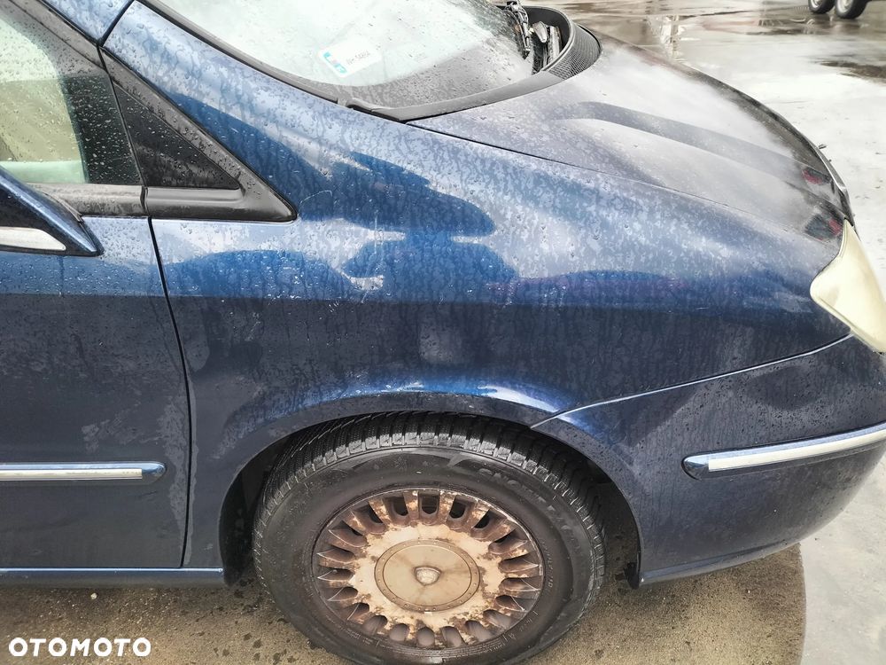 ZDERZAK TYŁ TYLNY POD CZUJNIKI PARKOWANIA LANCIA PHEDRA 02-10r KOD LAK. KMPD - 15