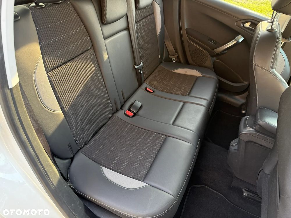 Peugeot 2008 PureTech 130 Allure - 24