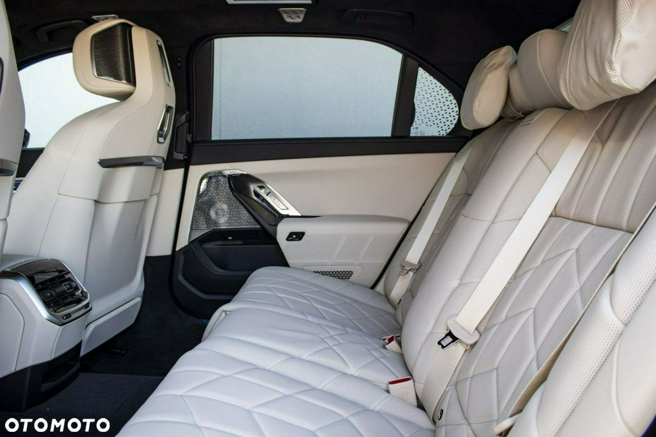 BMW Seria 7 - 17
