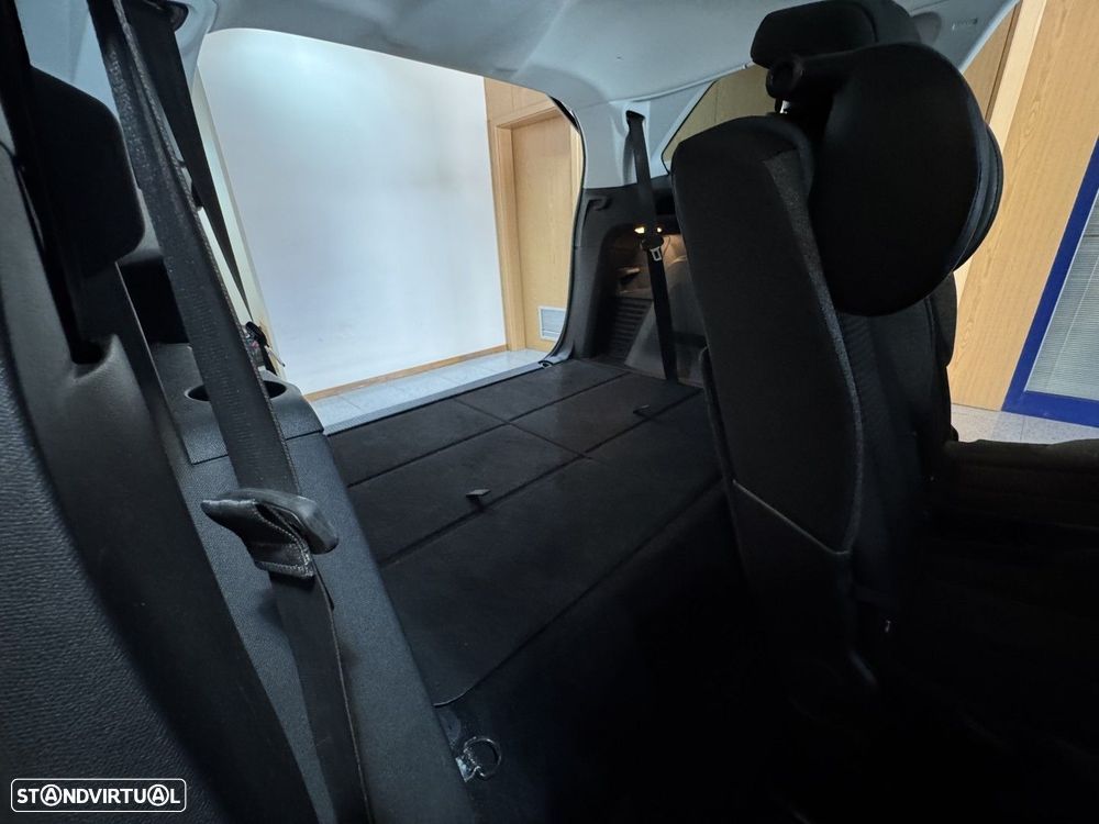 Peugeot 5008 1.5 BlueHDi Allure Pack EAT8 - 34