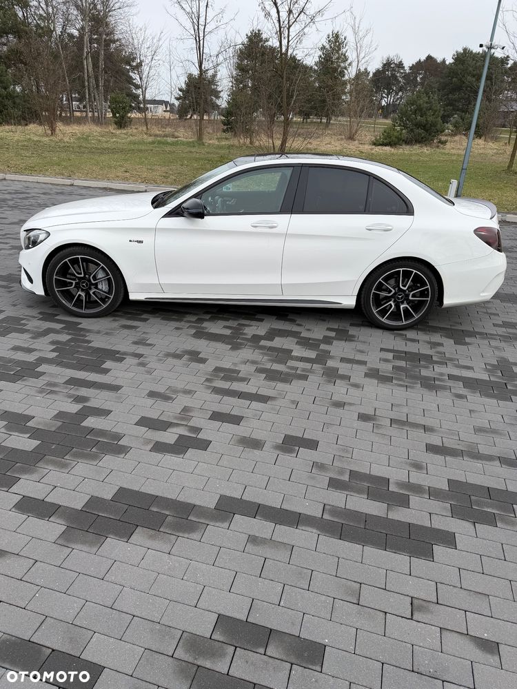 Mercedes-Benz Klasa C AMG 43 4Matic 9G-TRONIC - 31