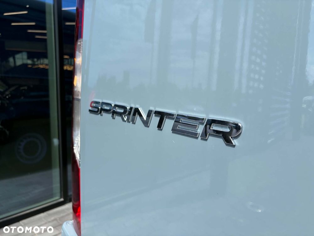 Mercedes-Benz Sprinter - 10