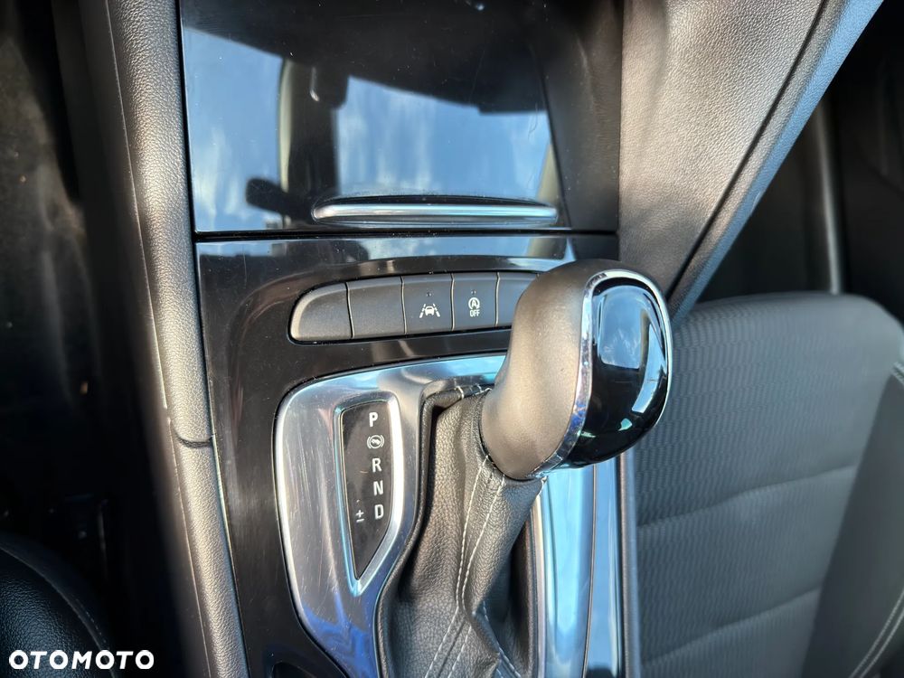Opel Insignia - 25