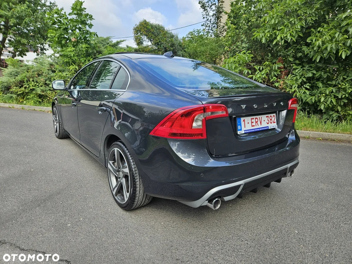 Volvo S60 D3 R-Design - 4