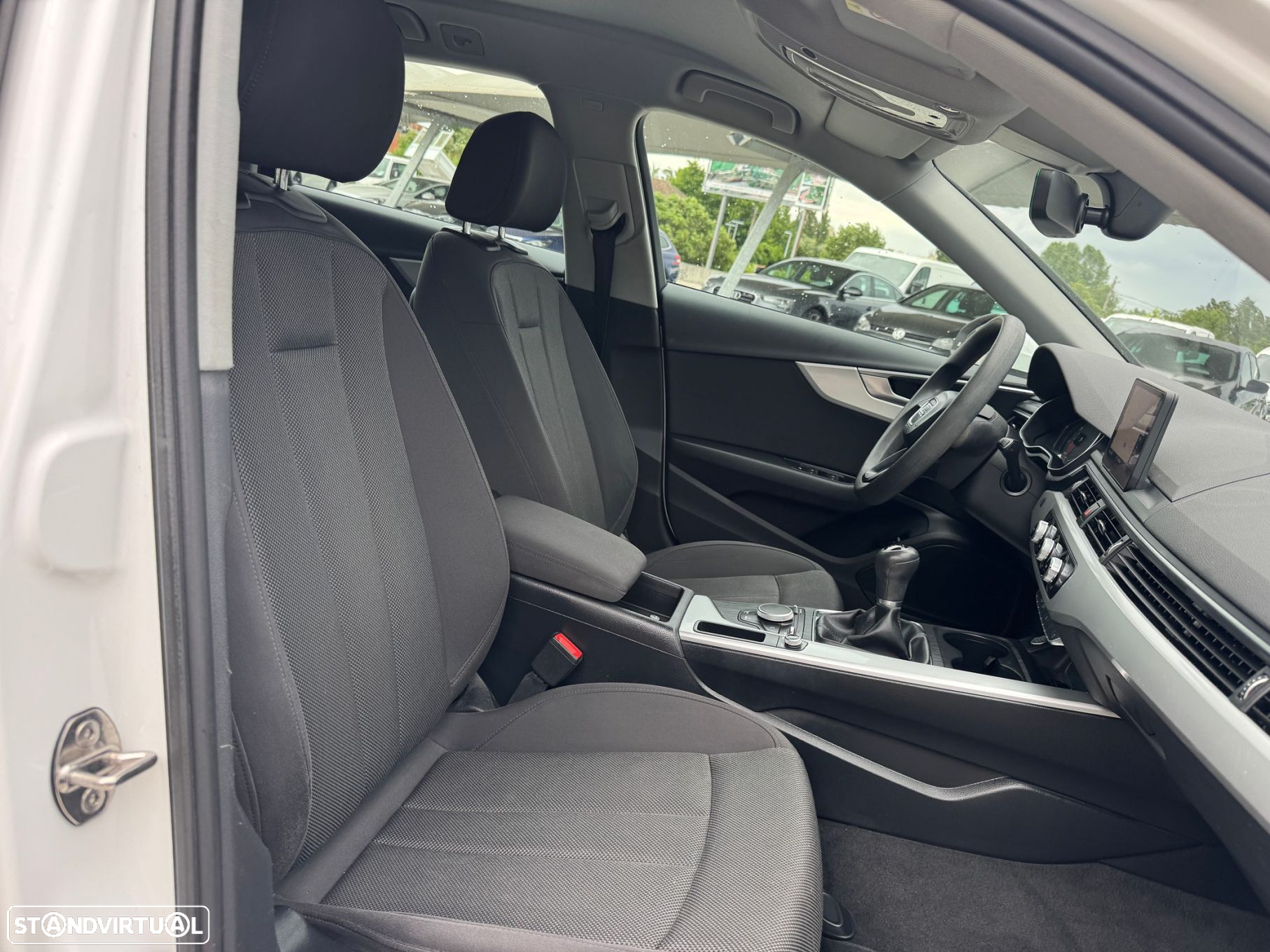 Audi A4 Avant 2.0 TDI - 11